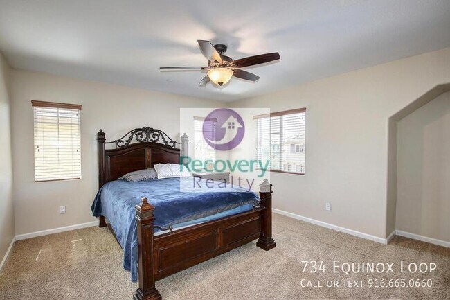 Building Photo - 734 Equinox Loop