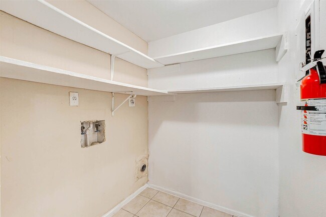 Building Photo - 12527 Ashford Meadow Dr