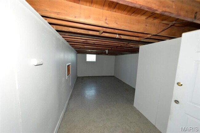 Building Photo - 6127 Shillington Dr