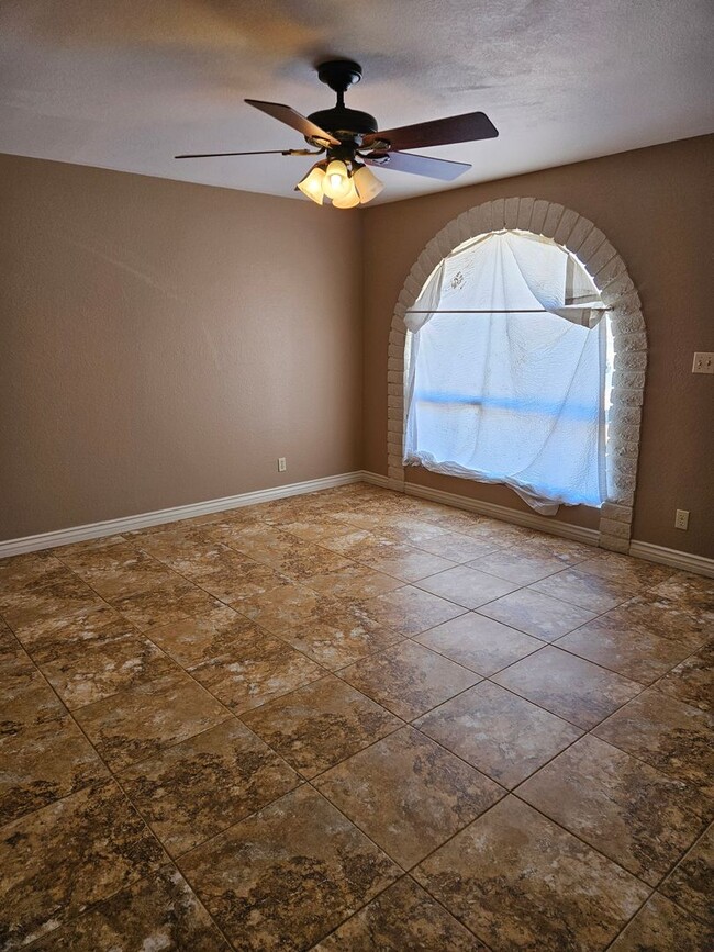 Building Photo - EAST MESA HOME FOR RENT