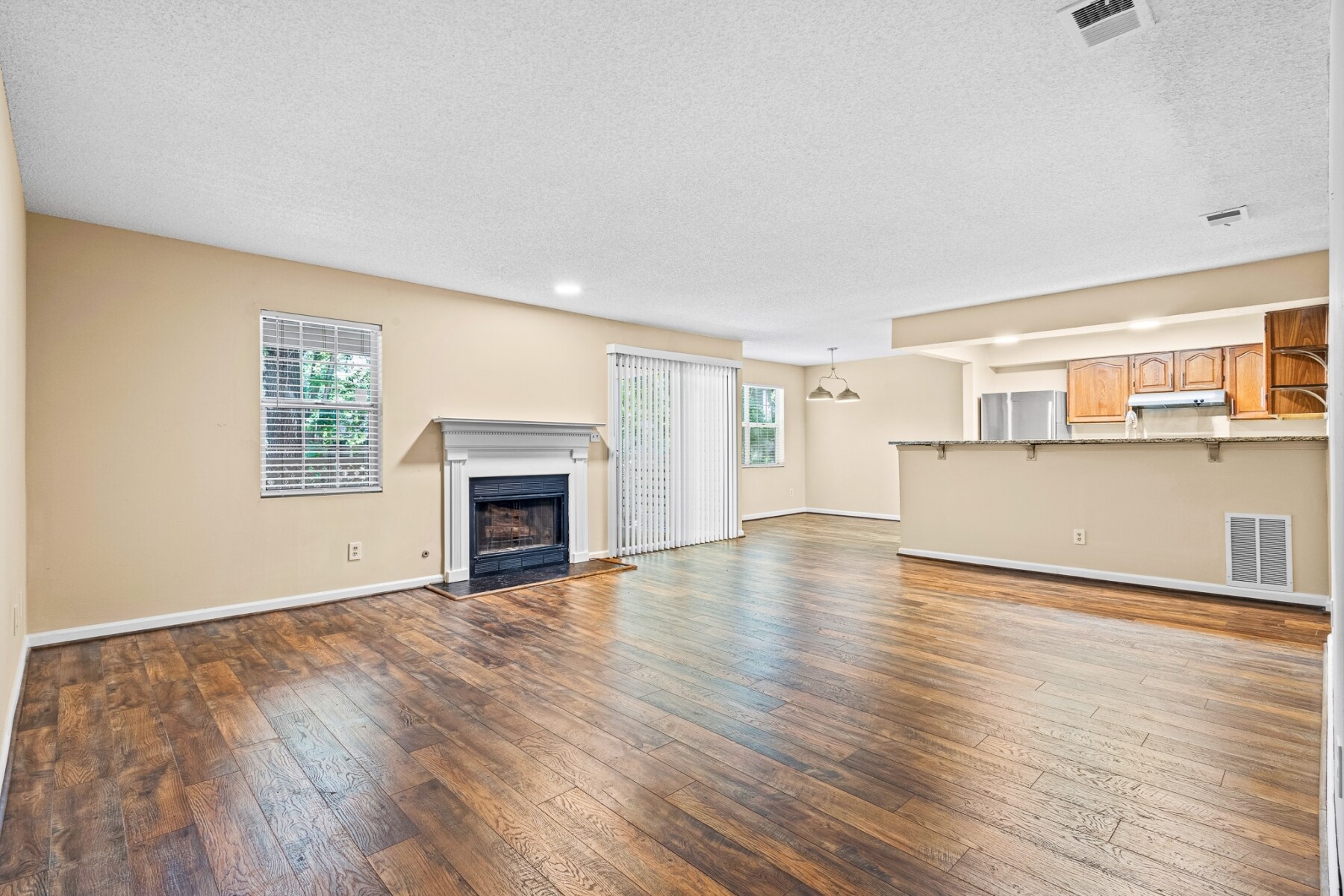 Living Room & Fireplace - 98 Hampshire Ct