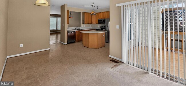 Building Photo - 2483 Lakeside Drive