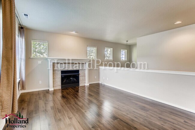 Building Photo - 977 NE 73rd Ave
