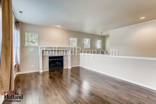 Building Photo - Beautiful Condo In Excellent Hillsboro Location!
