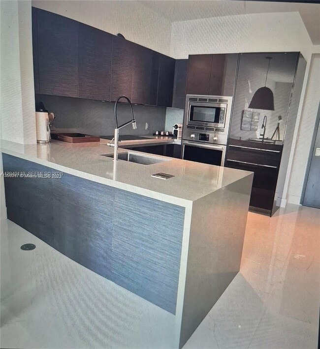 Building Photo - 1080 Brickell Ave