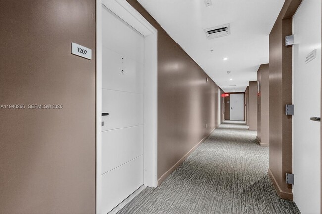 Building Photo - 400 Sunny Isles Blvd