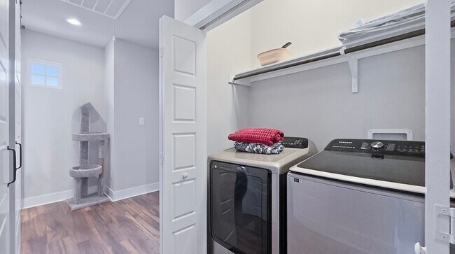 Building Photo - 223 Claremont Ave