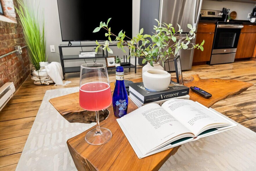 Building Photo - 1216 SW Adams St