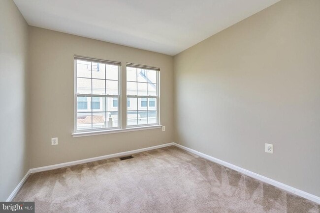 Building Photo - 4100 Fountainside Ln