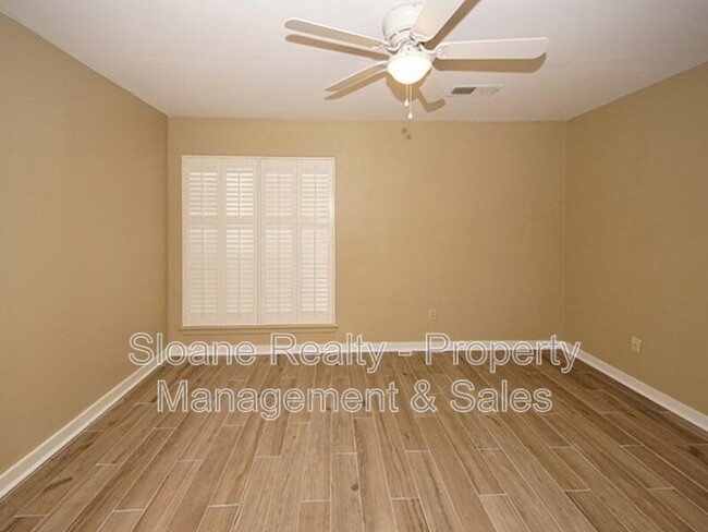 Building Photo - 352 Sandpiper Dr