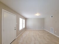 Building Photo - 3206 Lobit Dr