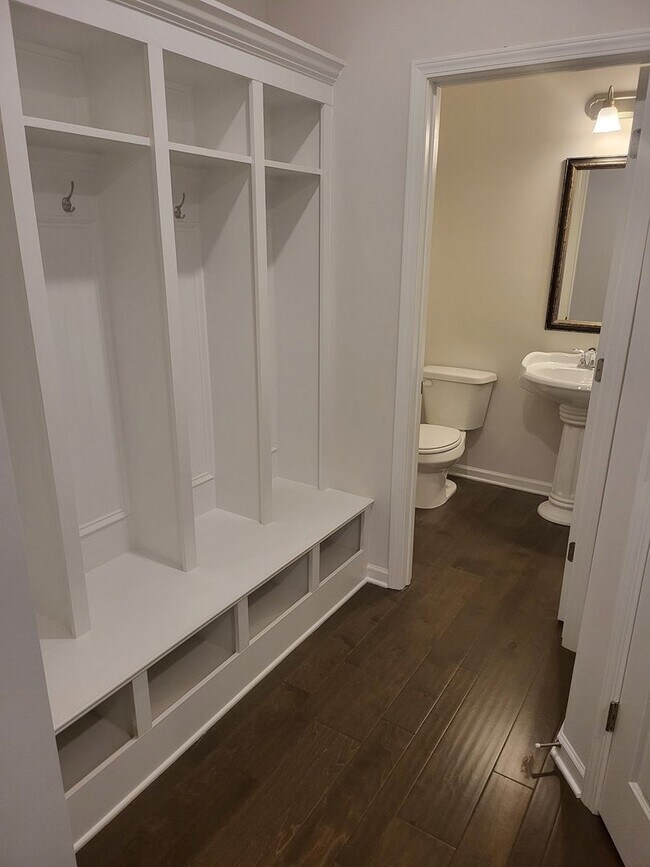 Building Photo - 505 Wymond Ct