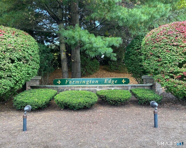 Building Photo - 139 Songbird Ln