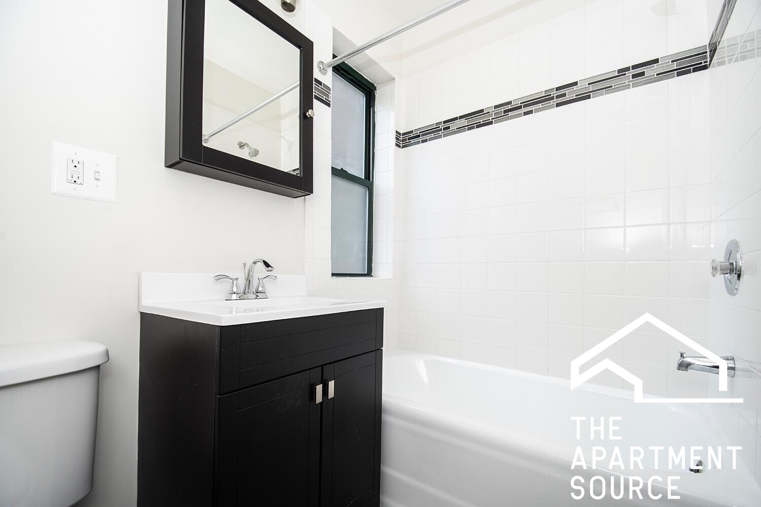 Building Photo - 3841 N Greenview Ave