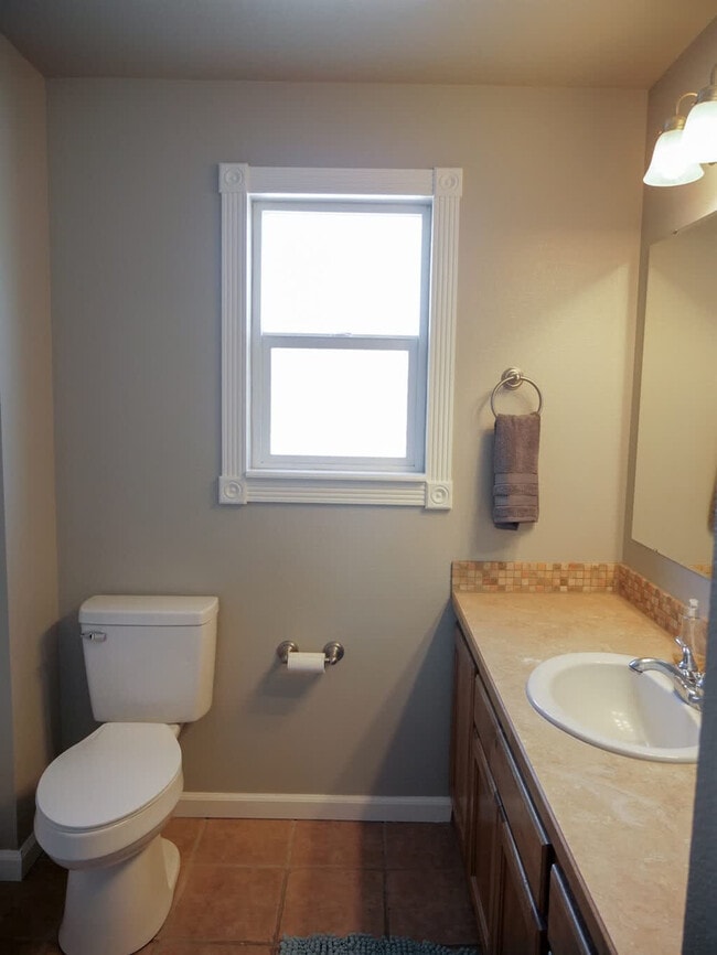 Building Photo - 151 Cub St W