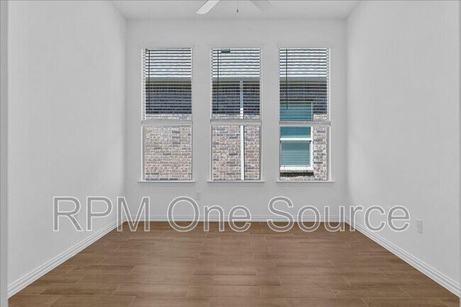 Building Photo - 812 Morwenna Rd
