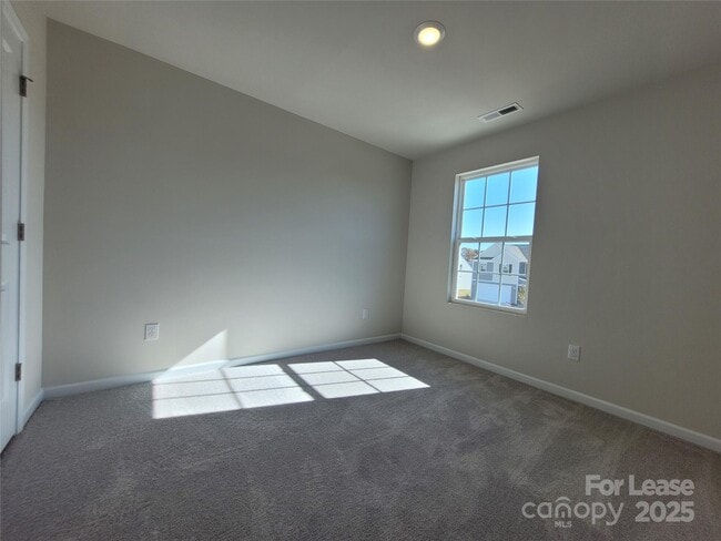 Building Photo - 124 Rock Ave