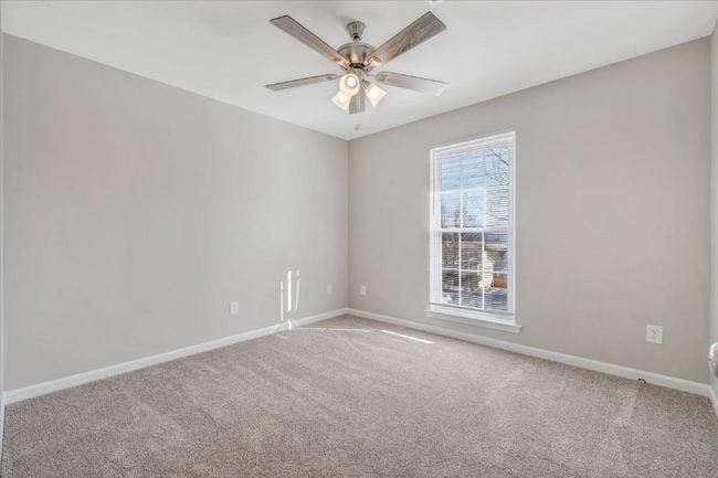 Building Photo - 518 Hillview Dr