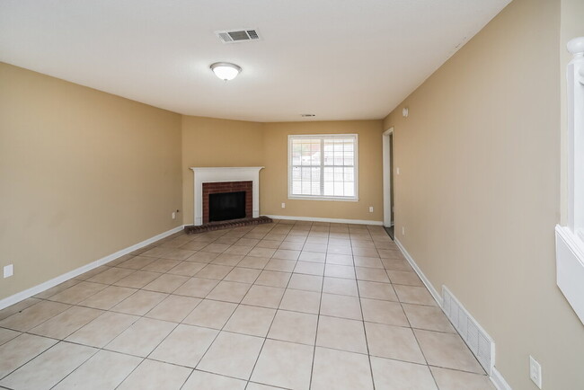 Building Photo - 8328 Branchwood Ln