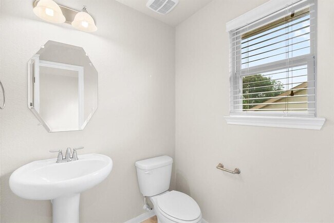 Building Photo - 3534 Woods Estates Dr