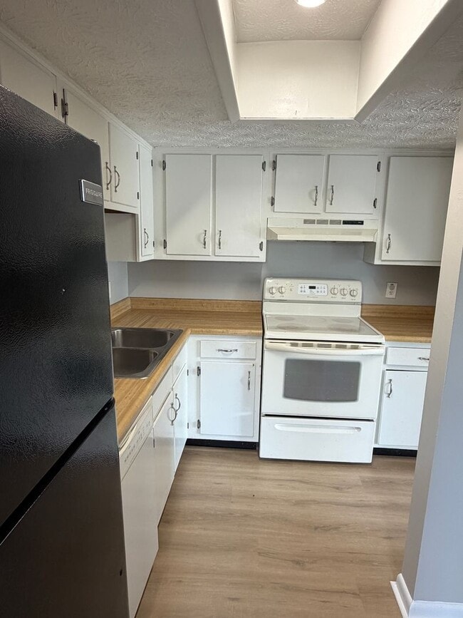 Building Photo - 708 Green Feather Ct