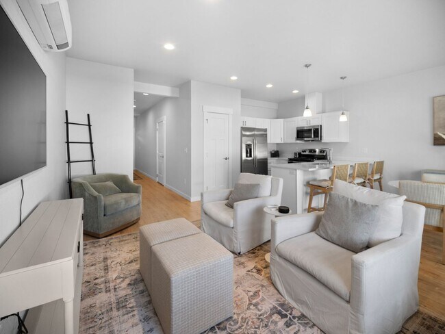 Building Photo - 3-Bedroom Home with Private Garage and Fen...