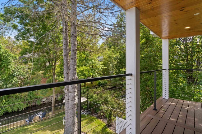 Building Photo - 8 Water St