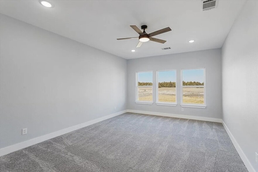 Building Photo - 2355 County Road 376