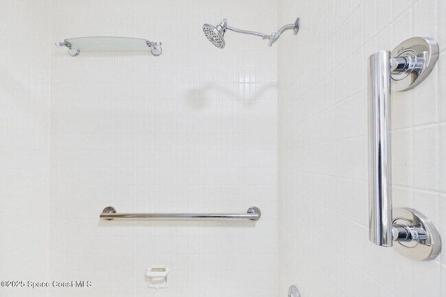 Building Photo - 778 Nassau Rd