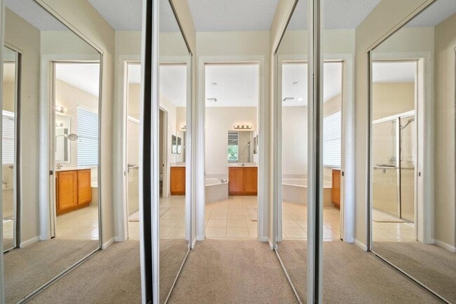 Building Photo - 1423 SE Legacy Cove Cir