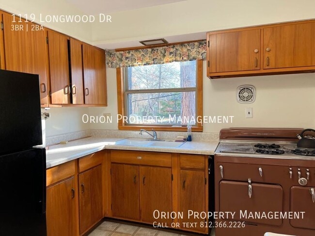 Building Photo - 1119 S Longwood Dr
