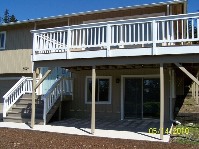 Building Photo - Spacious Home in Beautiful Neighborhood!