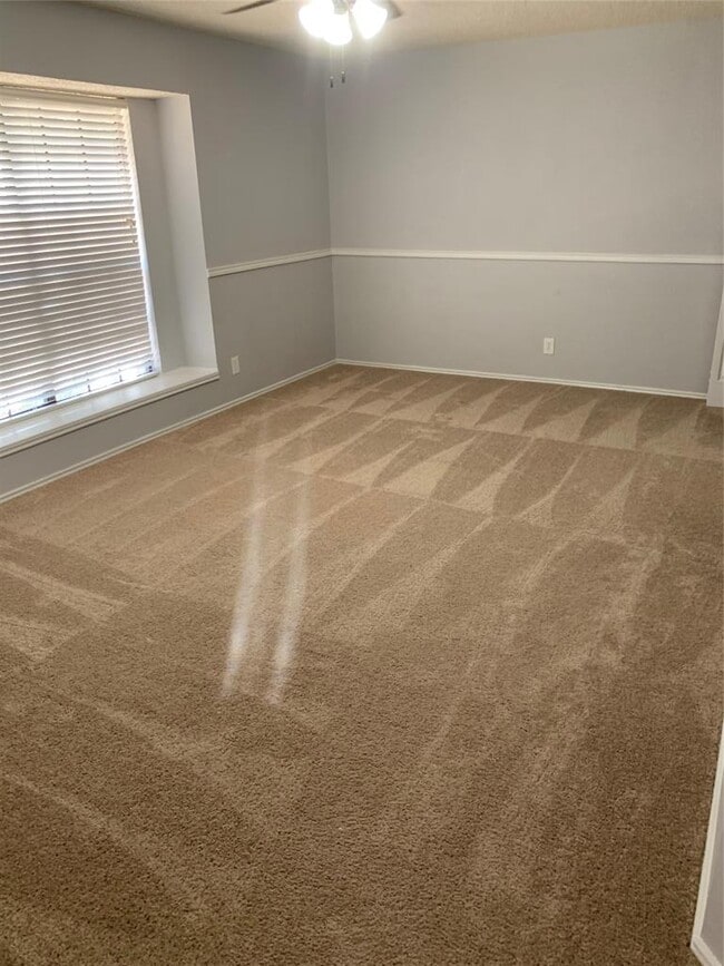 Building Photo - 807 Forest Trail