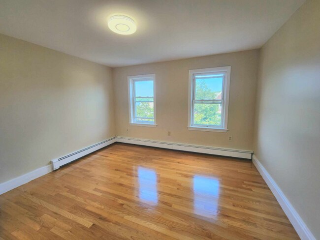 Building Photo - 5 Gleason St