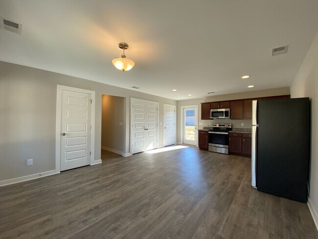 Building Photo - Beautiful home for Rent in Talladega, AL!!...