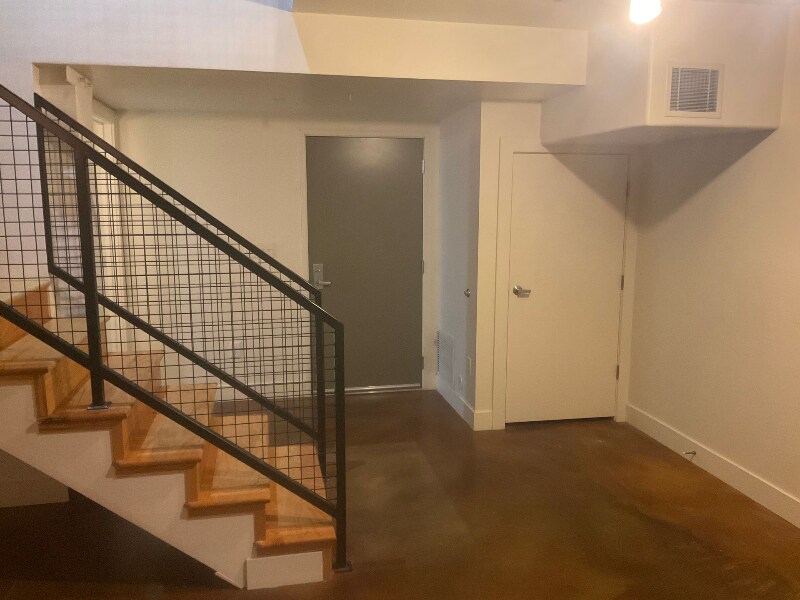 Building Photo - 342 W 200 S