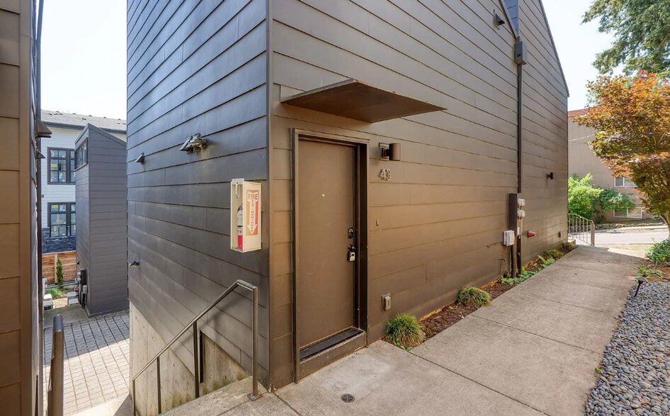 Building Photo - 47-47 D Ave