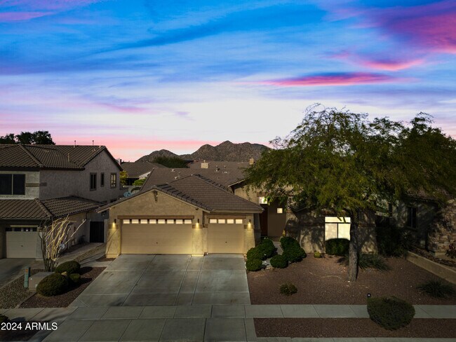 Building Photo - 2122 W Red Range Way