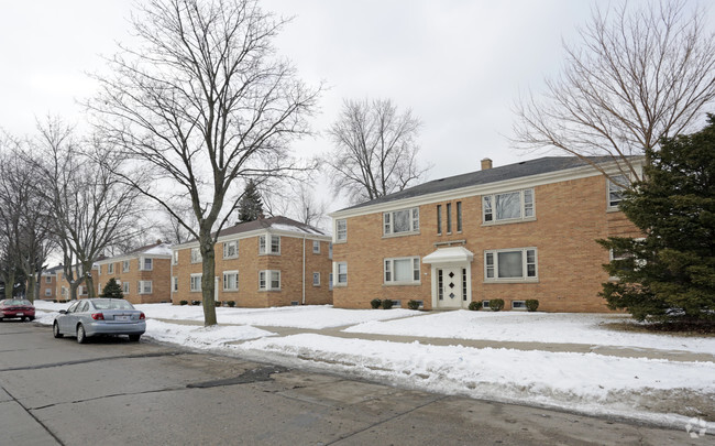 Building Photo - Blue Mound Crossing