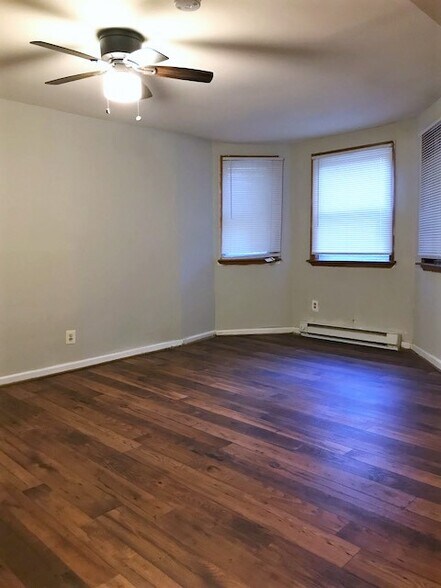 Building Photo - 2315 N Charles St