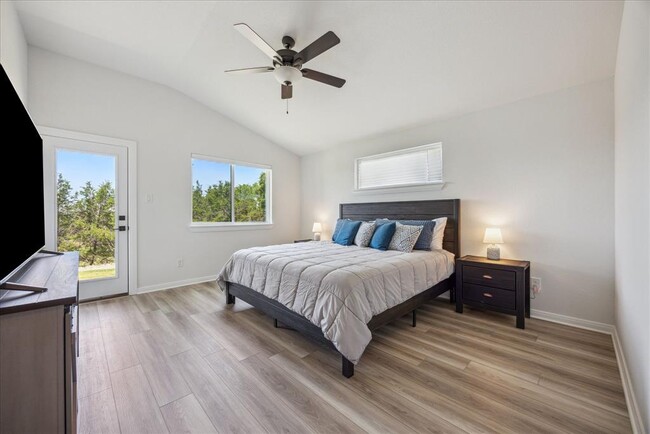 Building Photo - 21001 Newhaven Cove