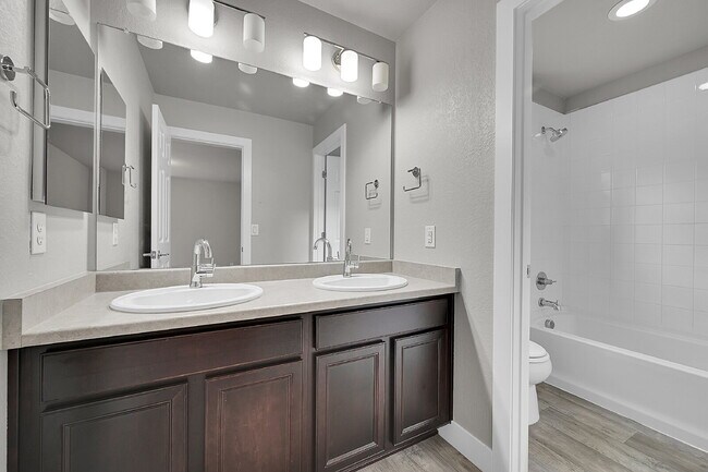 Building Photo - $2,850.00 - 3 Bedrooms, 2.5 Bathrooms, Sin...
