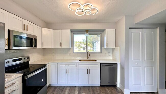 Building Photo - 309 Swain Blvd