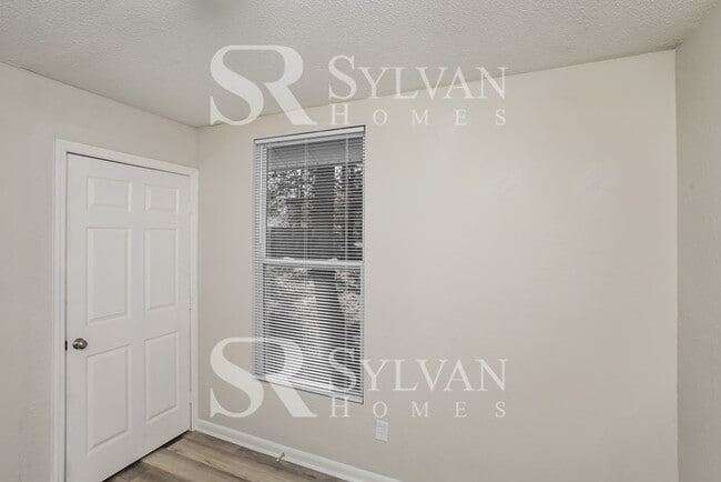 Building Photo - Enjoy living the good life in this 3 bedro...