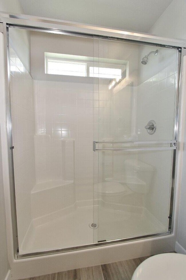 Building Photo - Clean Home in Quiet Neighborhood **$500 Of...