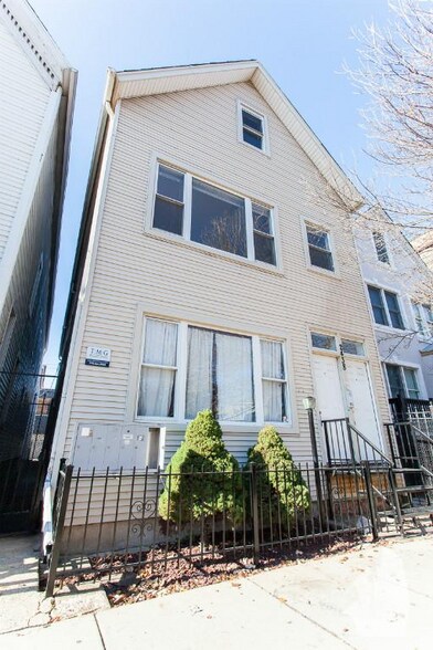 Building Photo - 2432 N Ashland Ave