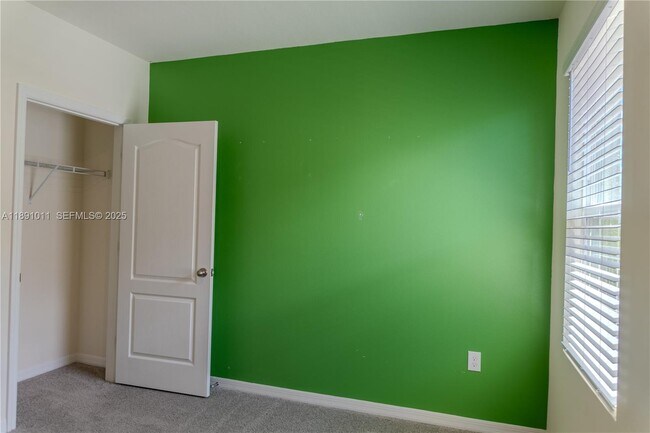 Building Photo - 2025 Doe Run Dr