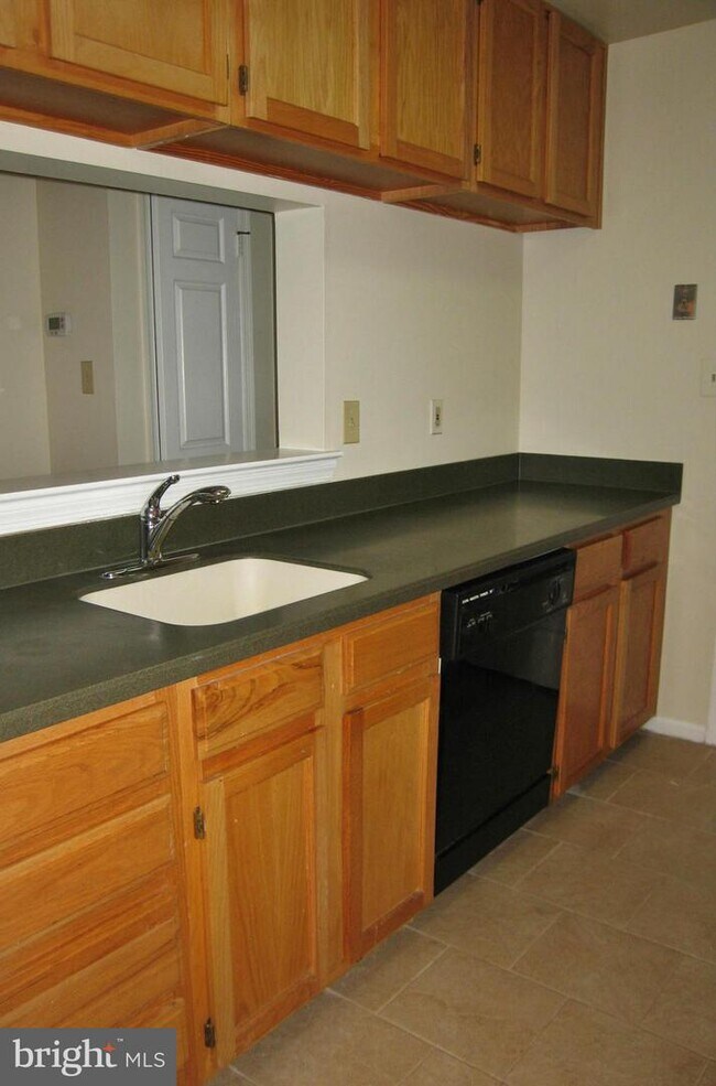 Building Photo - 5704 Shadwell Ct