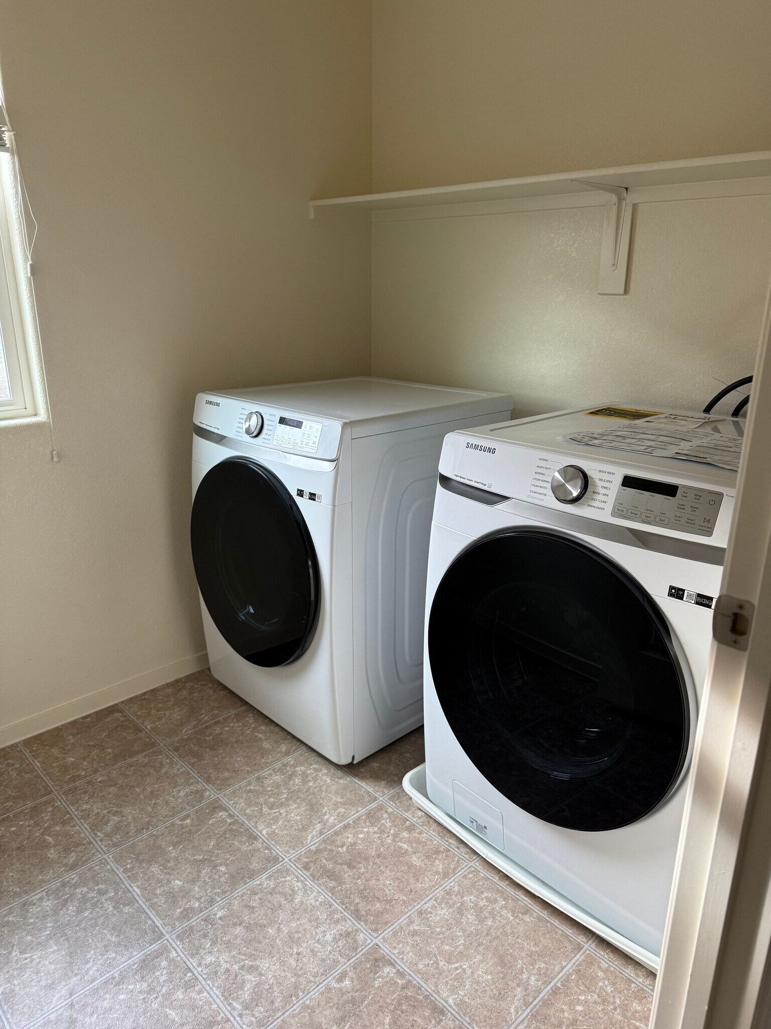 Building Photo - 7468 Morisset Ave