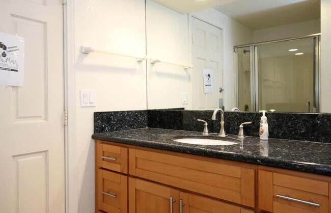 Building Photo - Amazing Townhouse in front of the beach and the ses. Gustavo Lopez AMSI